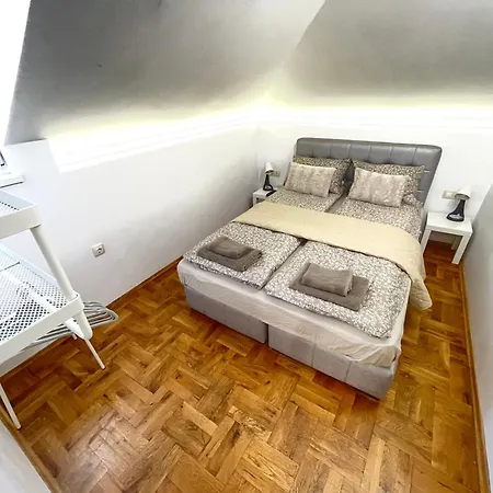 Apartment 'shell' Flat In The Center