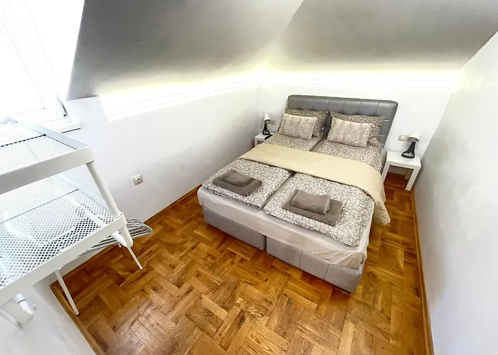 Apartment 'shell' Flat In The Center