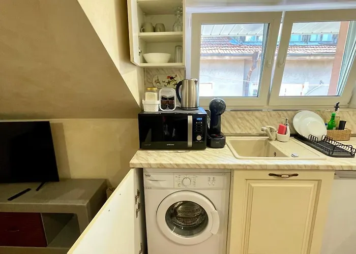 'shell' Flat In The Center Διαμέρισμα Μπουργκάς